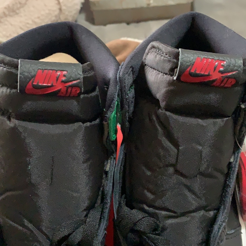 Air Jordan 1 Retro High - Picture 3 of 11